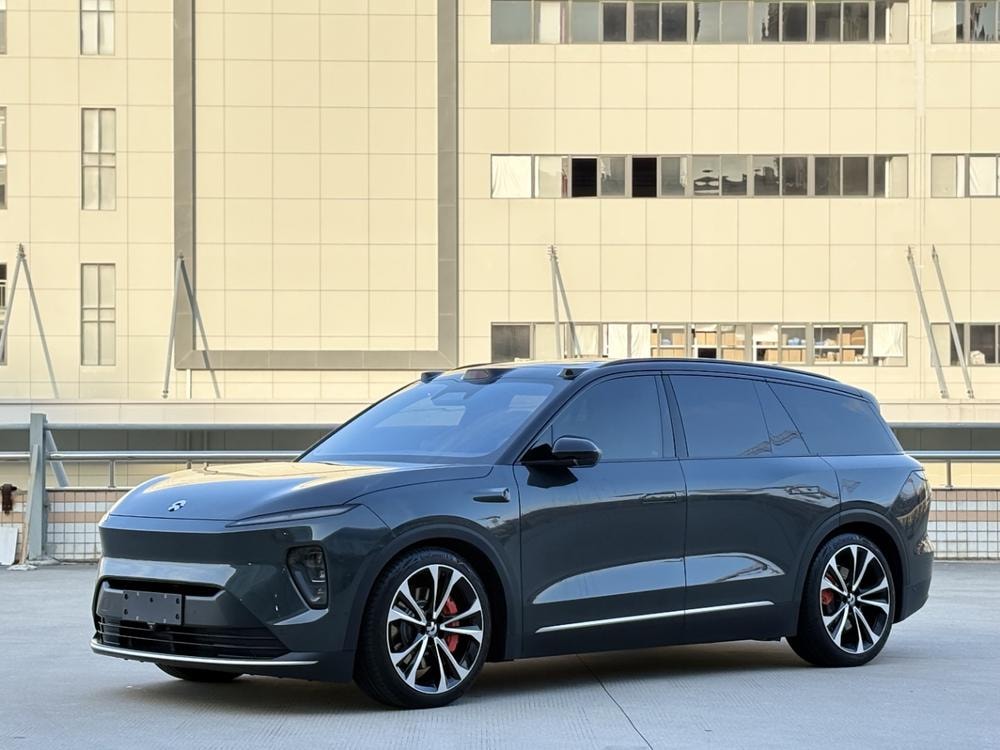 NIO ES8 2023 — фото автомобиля
