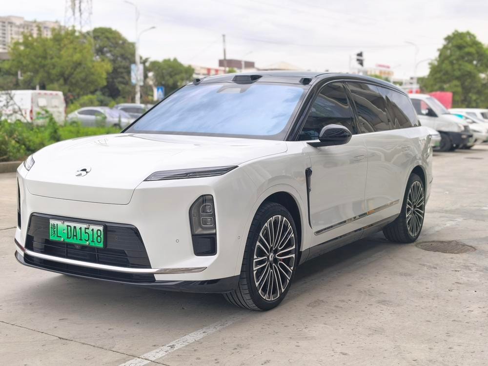 NIO ES8 2026 — фото автомобиля