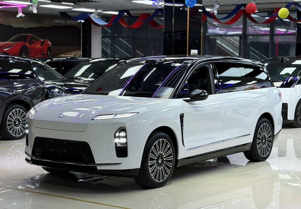 NIO ES8 2026 — фото автомобиля 1