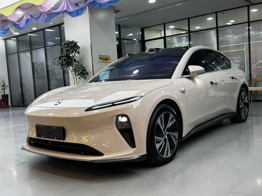NIO ET5 2025 — фото автомобиля