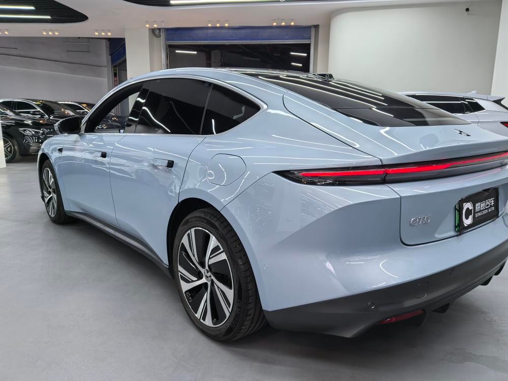NIO ET5 2024 — фото автомобиля