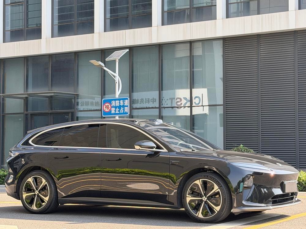 NIO ET5T 2024 — фото автомобиля