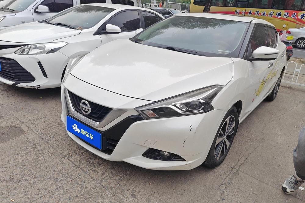 Nissan Bluebird 2019 — фото автомобиля 1