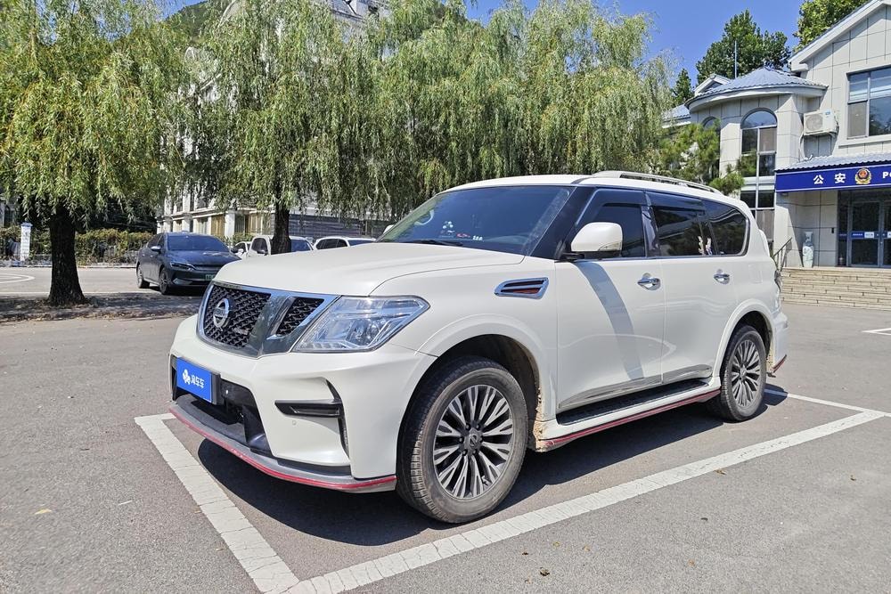 Nissan Patrol 2018 — фото автомобиля