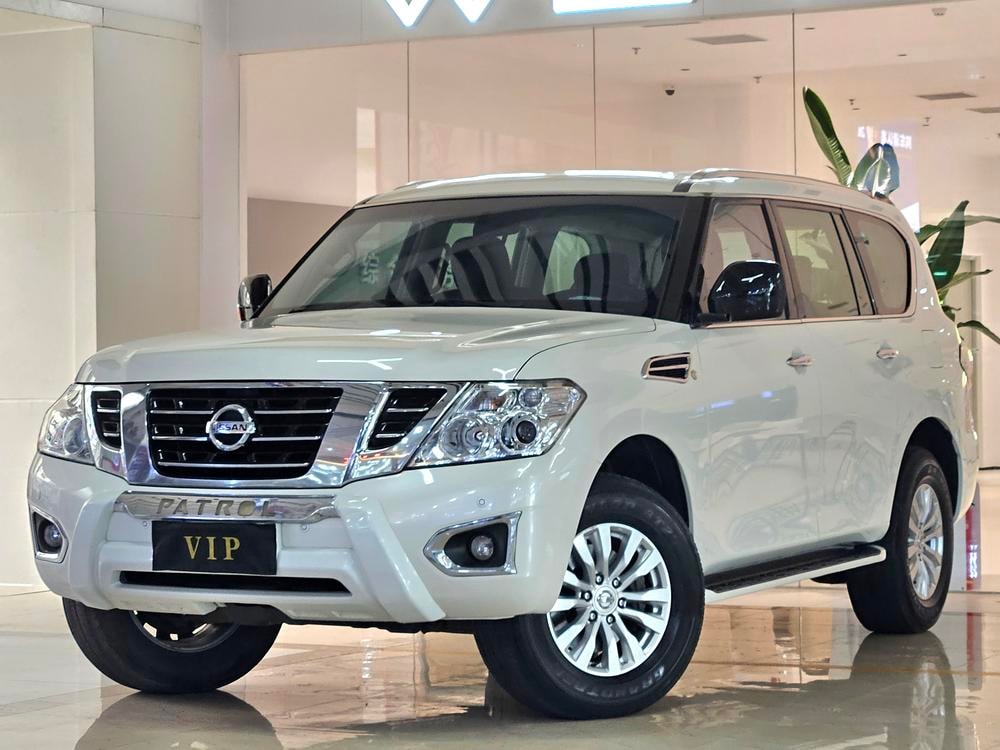 Nissan Patrol 2018 — фото автомобиля