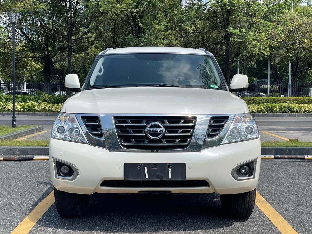 Nissan Patrol 2018 — фото автомобиля 1