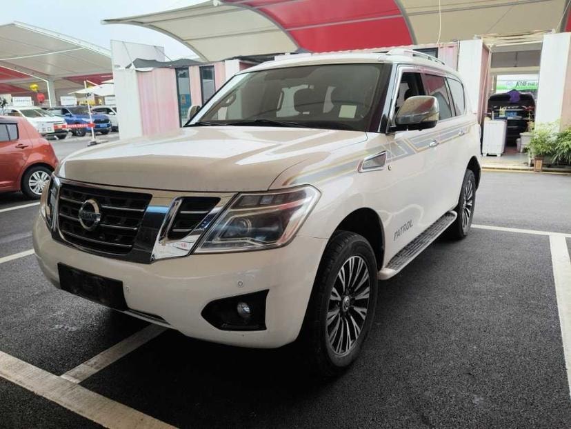 Nissan Patrol 2018 — фото автомобиля