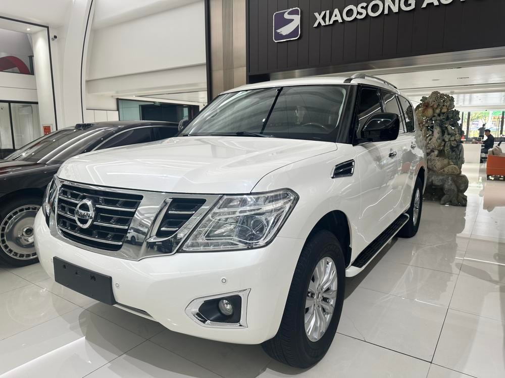 Nissan Patrol 2018 — фото автомобиля 1
