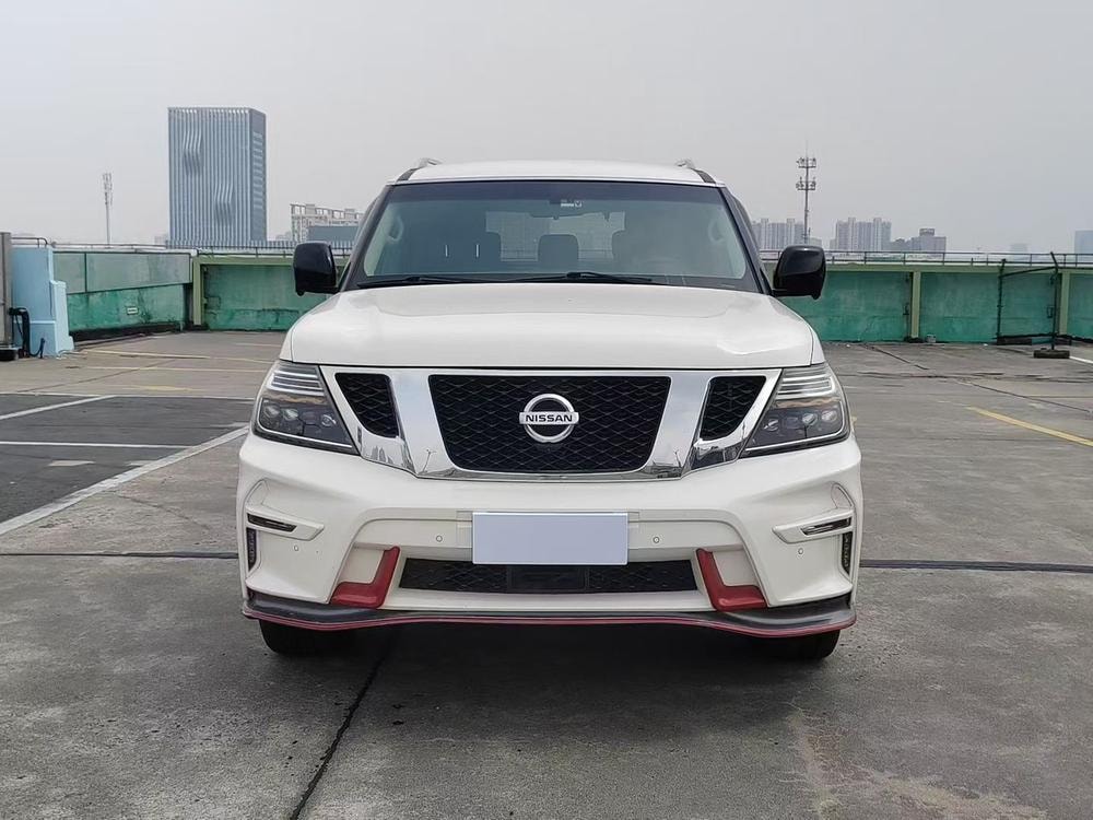 Nissan Patrol 2017 — фото автомобиля
