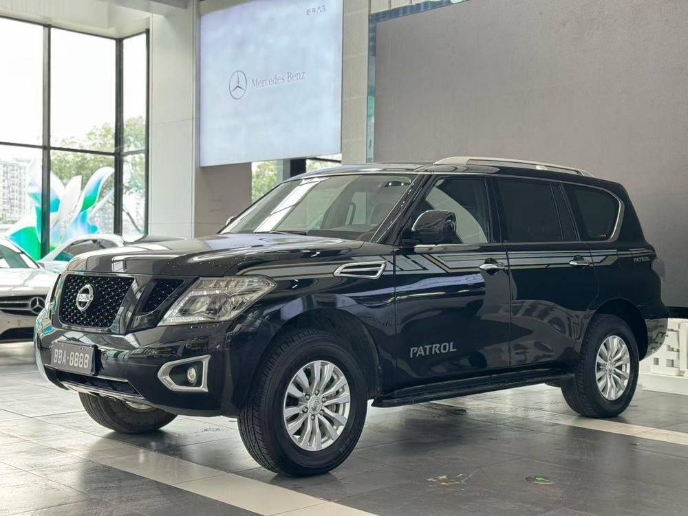 Nissan Patrol 2018 — фото автомобиля
