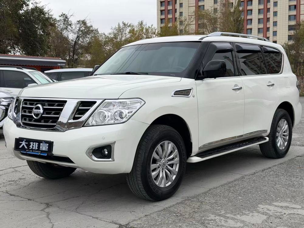 Nissan Patrol 2018 — фото автомобиля