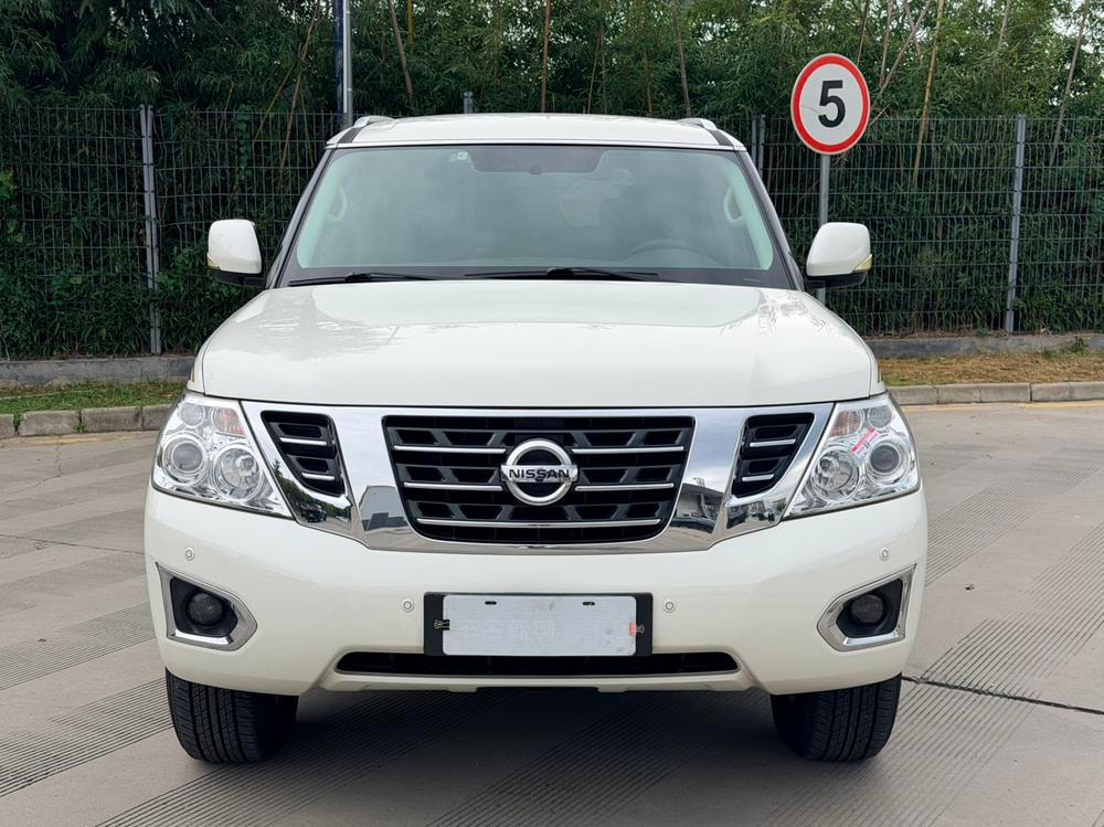 Nissan Patrol 2018 — фото автомобиля
