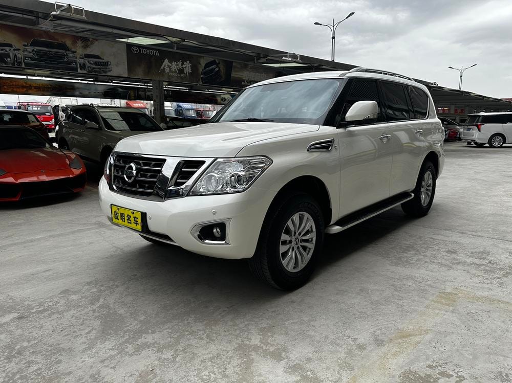 Nissan Patrol 2018 — фото автомобиля