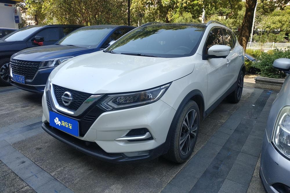 Nissan Qashqai 2022 — фото автомобиля 1