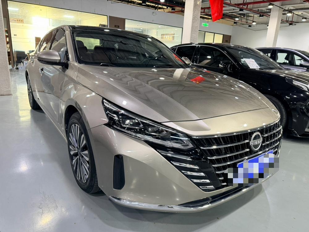 Nissan Teana 2022 — фото автомобиля 1