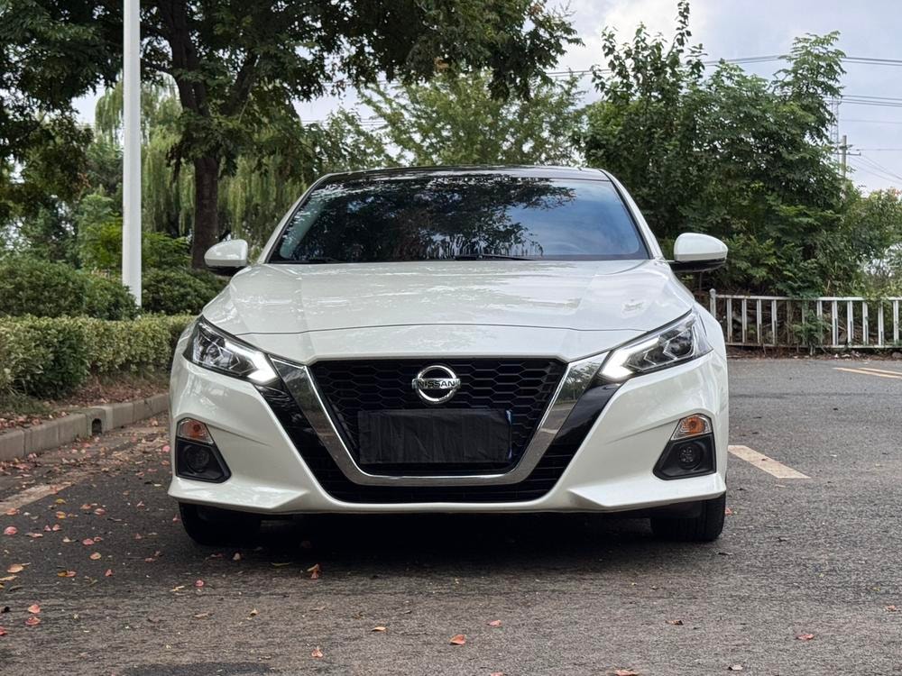 Nissan Teana 2021 — фото автомобиля 1