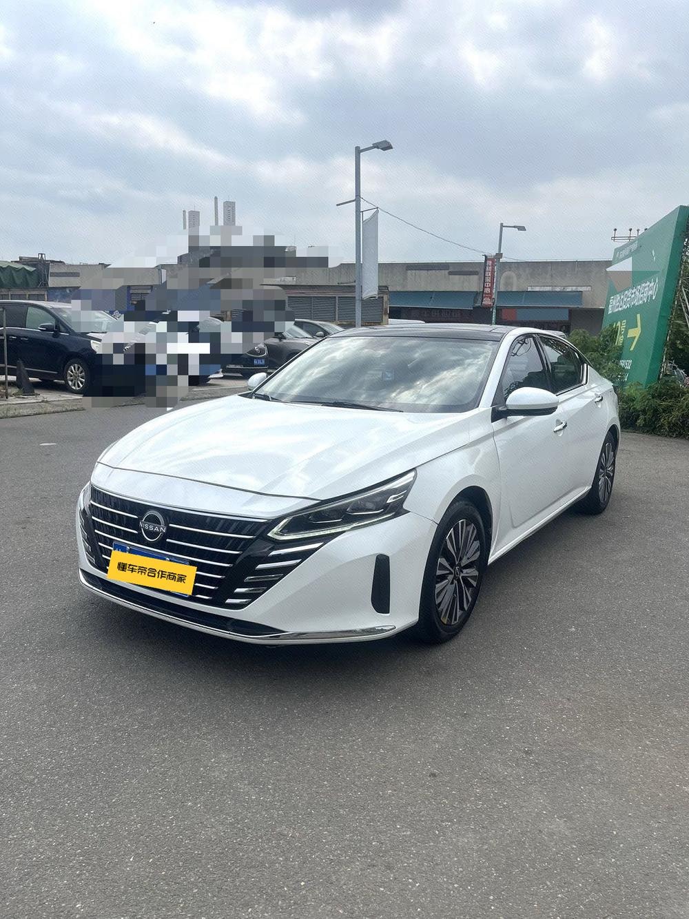 Nissan Teana 2022 — фото автомобиля 1