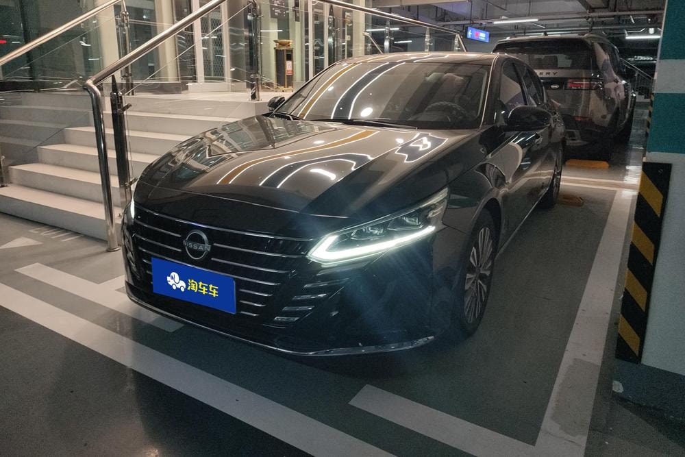 Nissan Teana 2022 — фото автомобиля 1