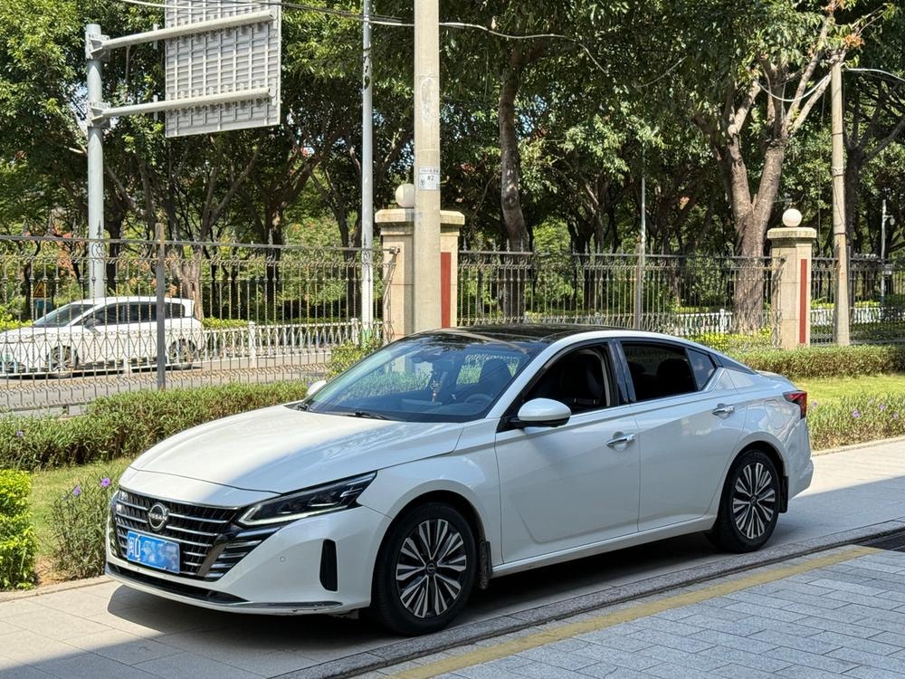 Nissan Teana 2022 — фото автомобиля