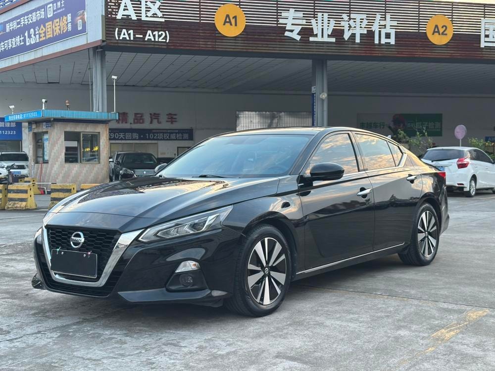 Nissan Teana 2021 — фото автомобиля 1