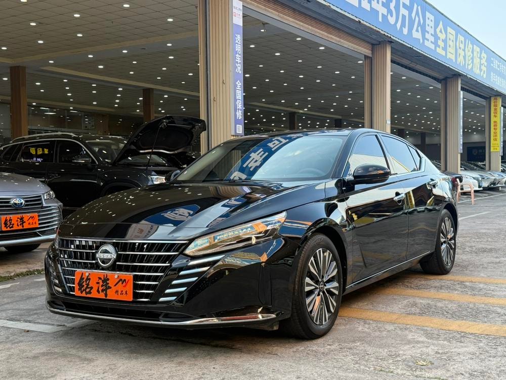 Nissan Teana 2022 — фото автомобиля 1