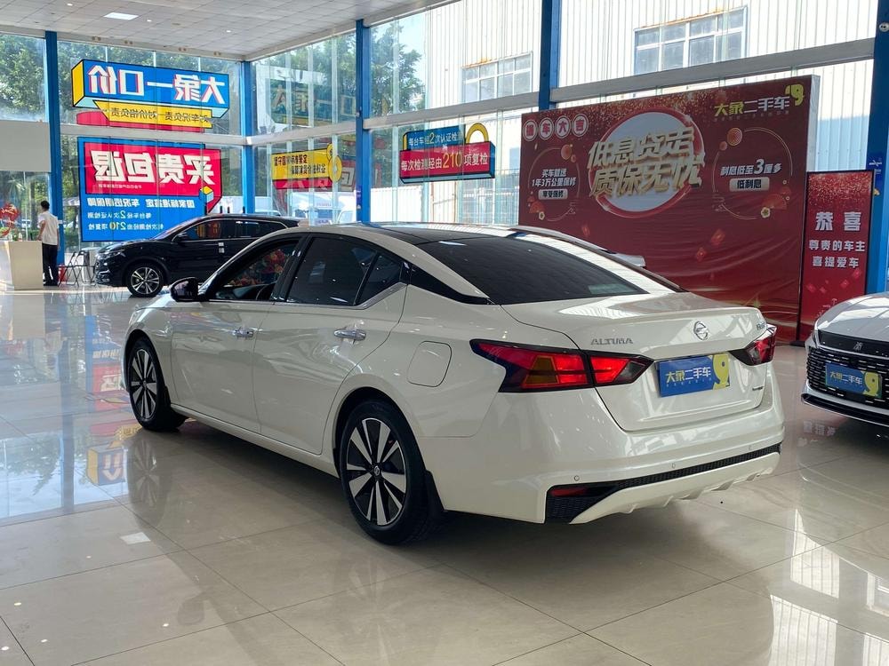 Nissan Teana 2021 — фото автомобиля 1
