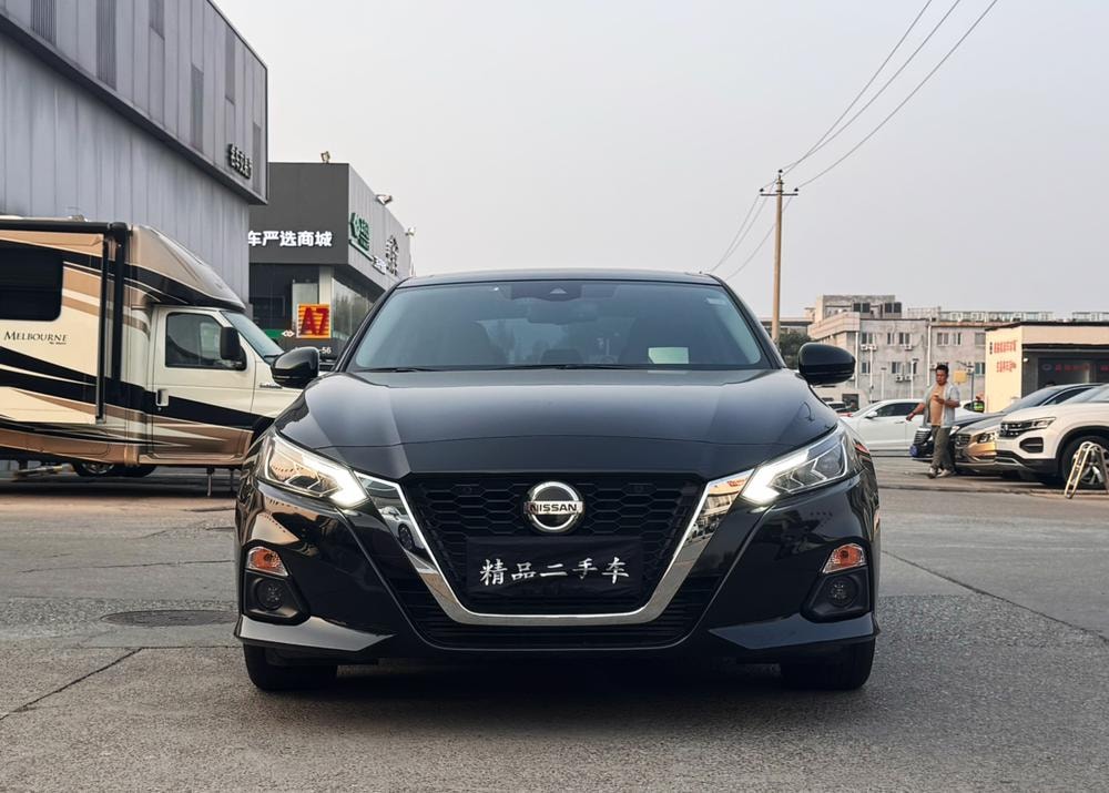 Nissan Teana 2021 — фото автомобиля 1