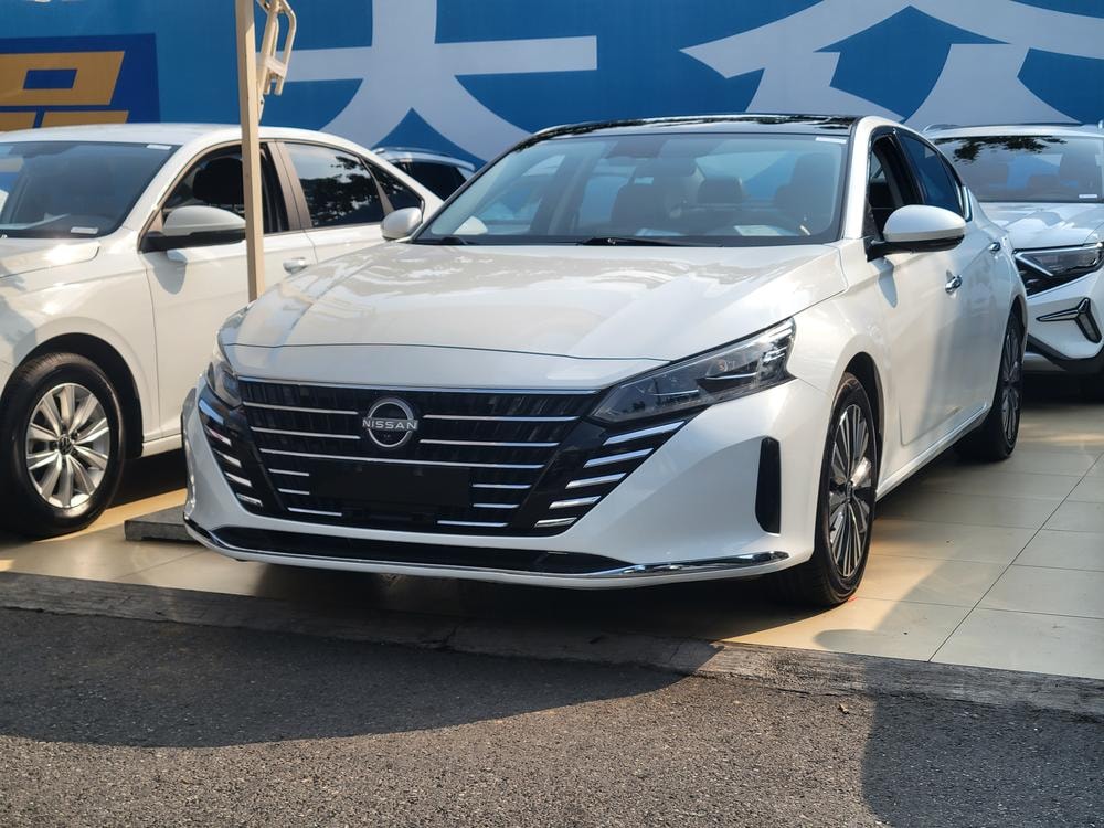 Nissan Teana 2022 — фото автомобиля