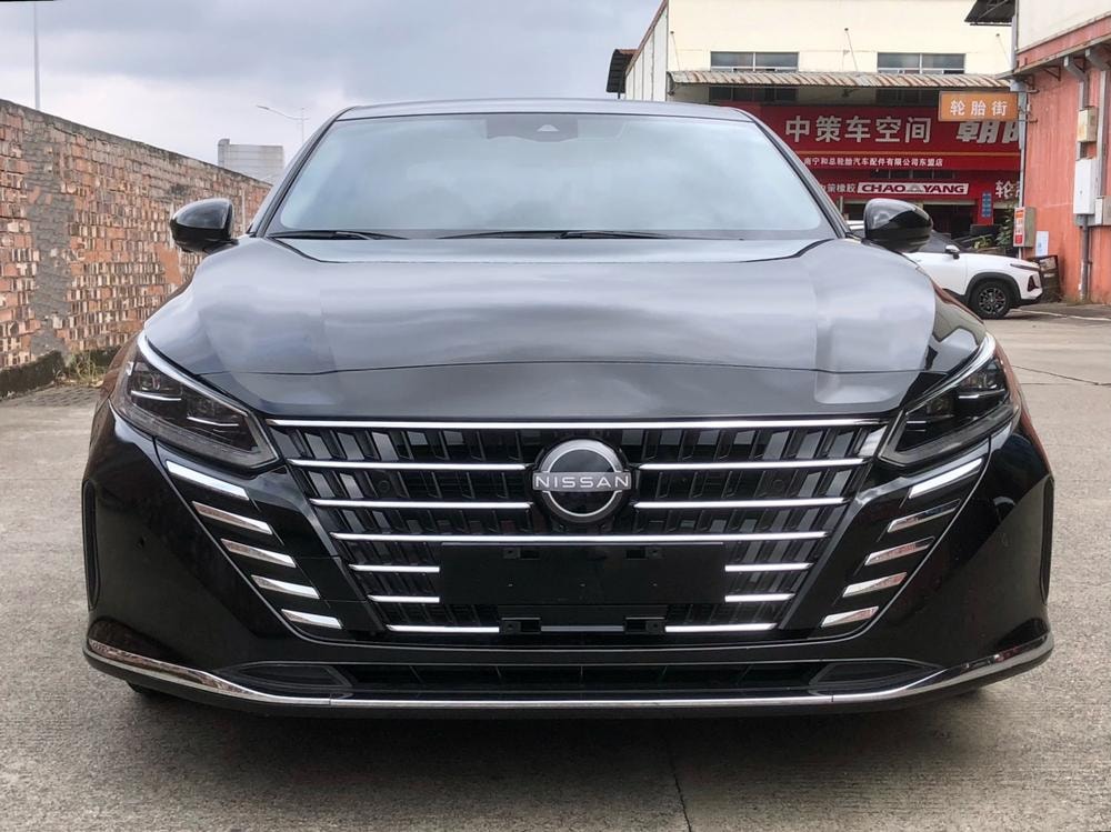 Nissan Teana 2022 — фото автомобиля