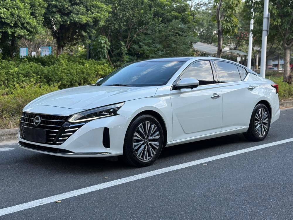 Nissan Teana 2024 — фото автомобиля