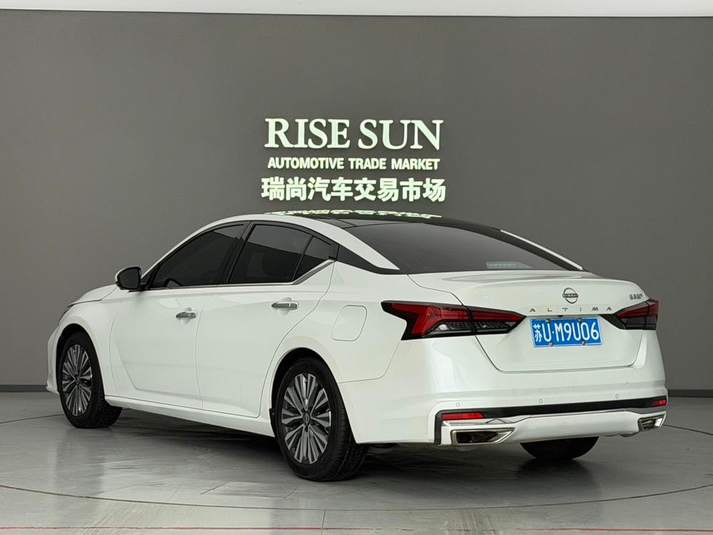 Nissan Teana 2022 — фото автомобиля