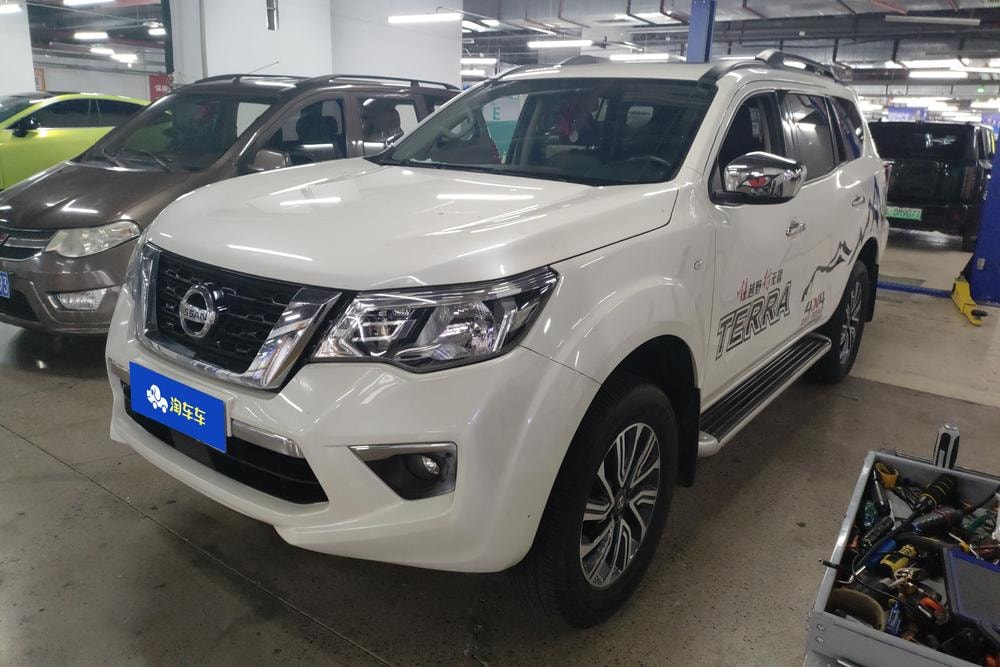 Nissan Terra 2020 — фото автомобиля