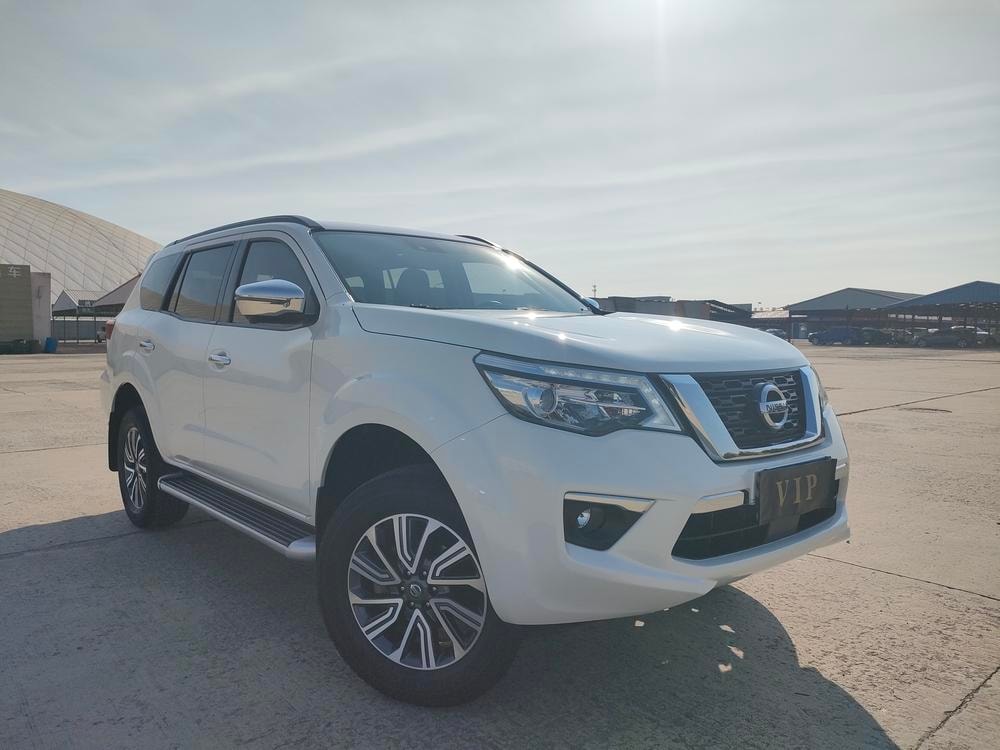 Nissan Terra 2018 — фото автомобиля