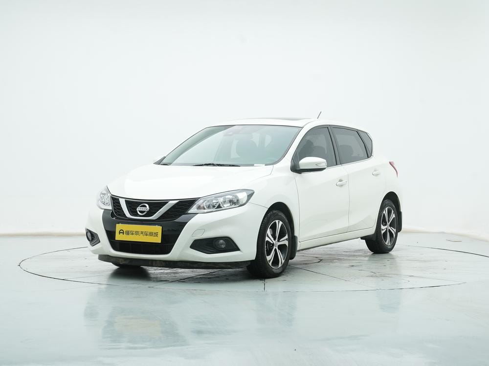 Nissan Tiida 2016 — фото автомобиля