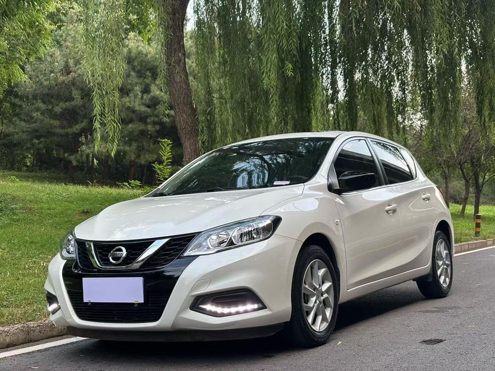 Nissan Tiida 2023 — фото автомобиля 1