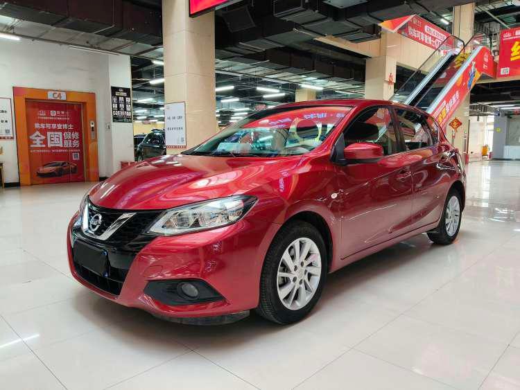 Nissan Tiida 2016 — фото автомобиля