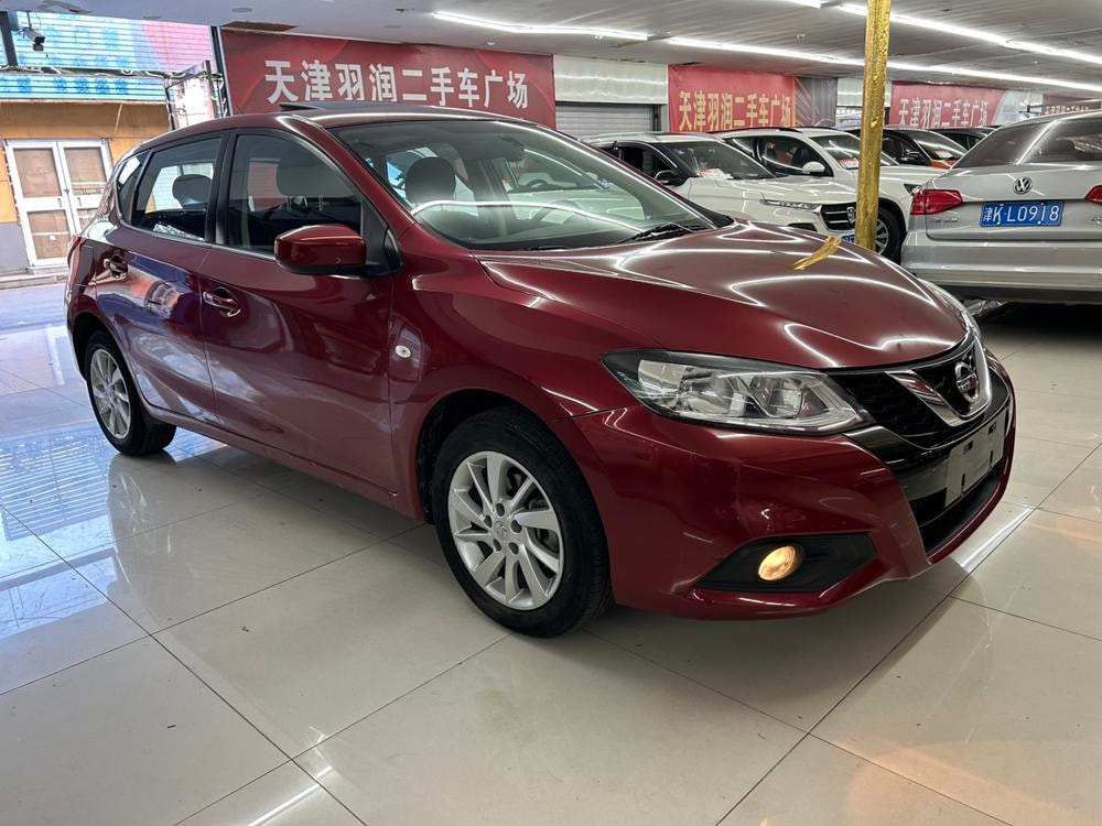 Nissan Tiida 2016 — фото автомобиля