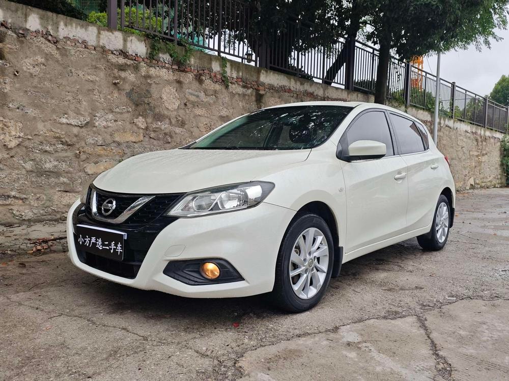 Nissan Tiida 2016 — фото автомобиля
