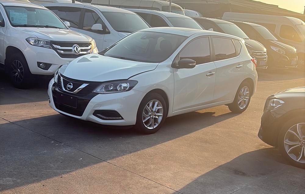 Nissan Tiida 2024 — фото автомобиля 1