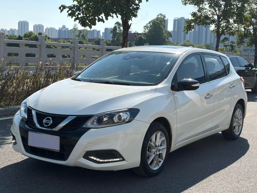 Nissan Tiida 2020 — фото автомобиля