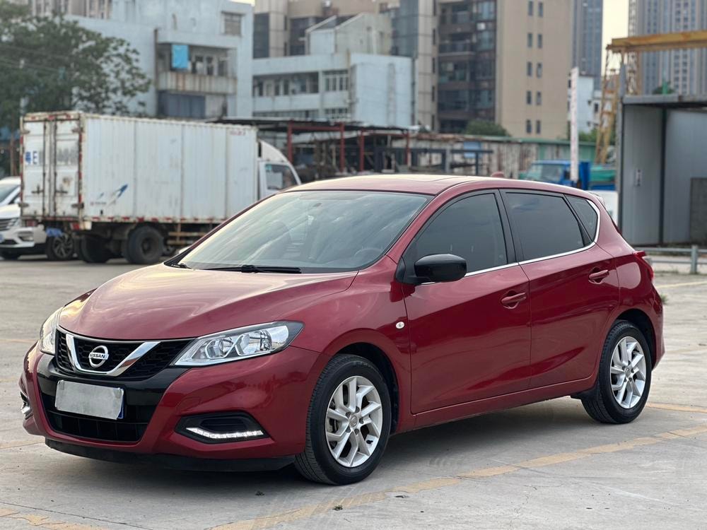 Nissan Tiida 2021 — фото автомобиля 1