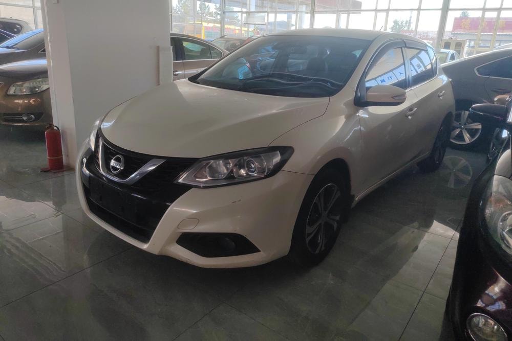 Nissan Tiida 2016 — фото автомобиля 1