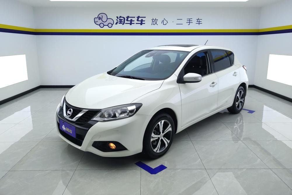 Nissan Tiida 2016 — фото автомобиля