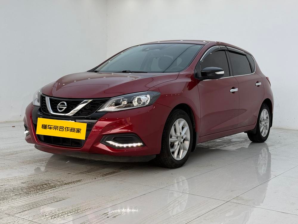 Nissan Tiida 2021 — фото автомобиля 1