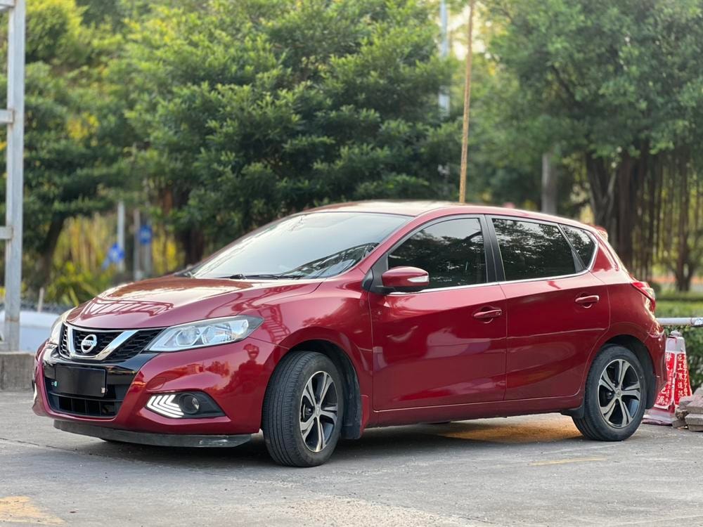 Nissan Tiida 2016 — фото автомобиля