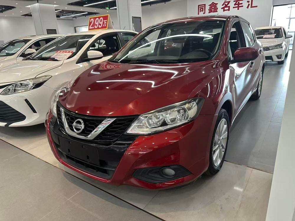 Nissan Tiida 2020 — фото автомобиля