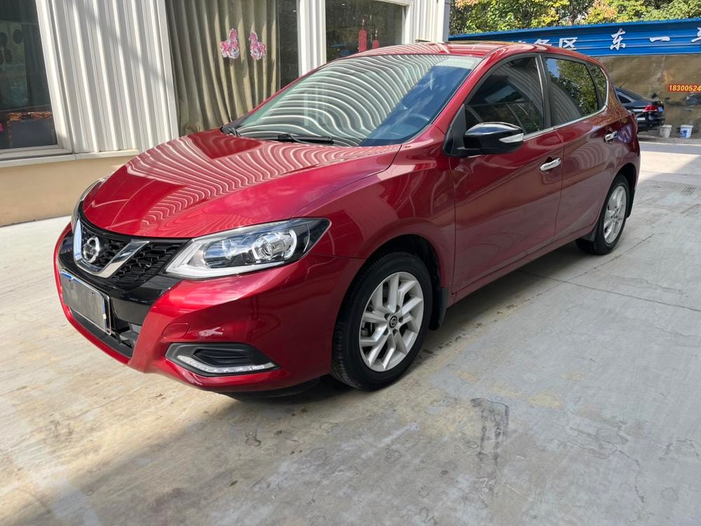 Nissan Tiida 2021 — фото автомобиля