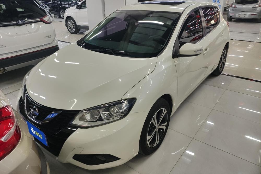 Nissan Tiida 2020 — фото автомобиля