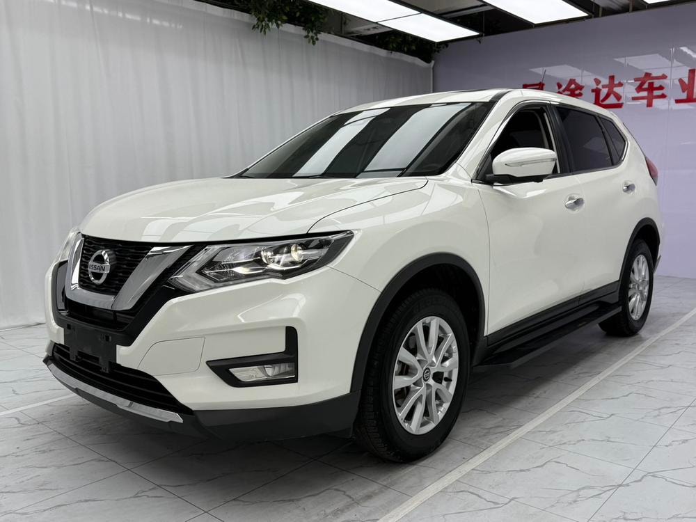 Nissan X-Trail 2022 — фото автомобиля 1
