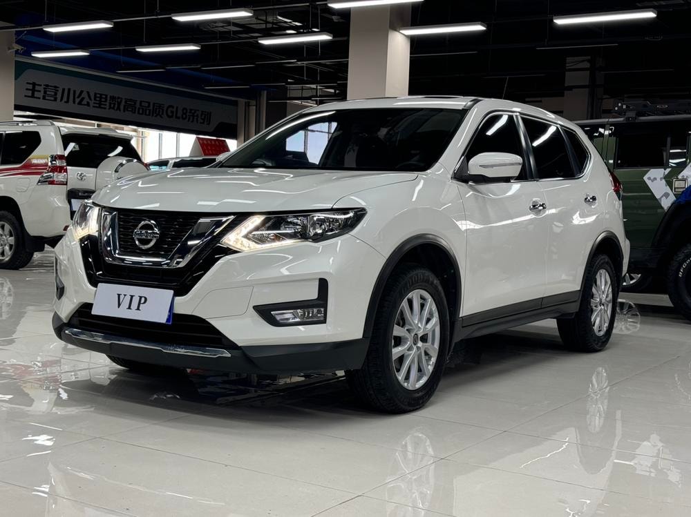 Nissan X-Trail 2017 — фото автомобиля